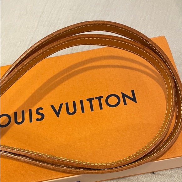Louis Vuitton Brown Leather Strap with Gold Hardware - Picture 6 of 10